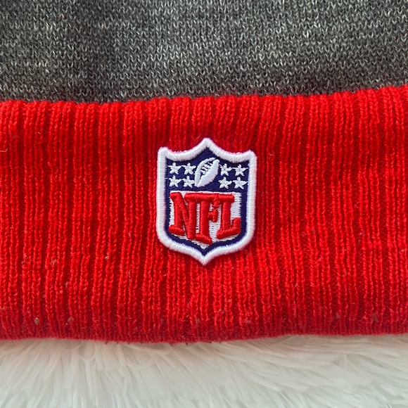 NEW ERA • Rare New England Patriots Sideline Knit Hat Pom Beanie - Picture 6 of 16